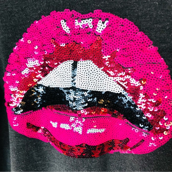 Forever 21 Lips Sweatshirt - Picture 7 of 9